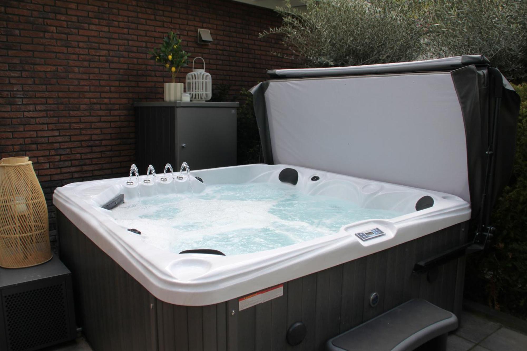 Huisje Wenum - Apeldoorn Met Jacuzzi Bagian luar foto
